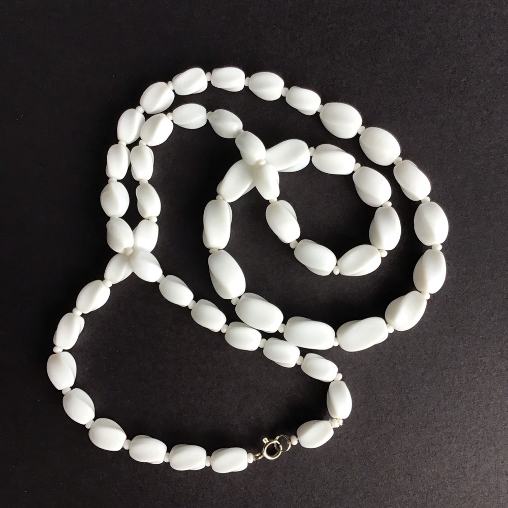 Vintage White Twist Glass Bead Necklace 30.5”